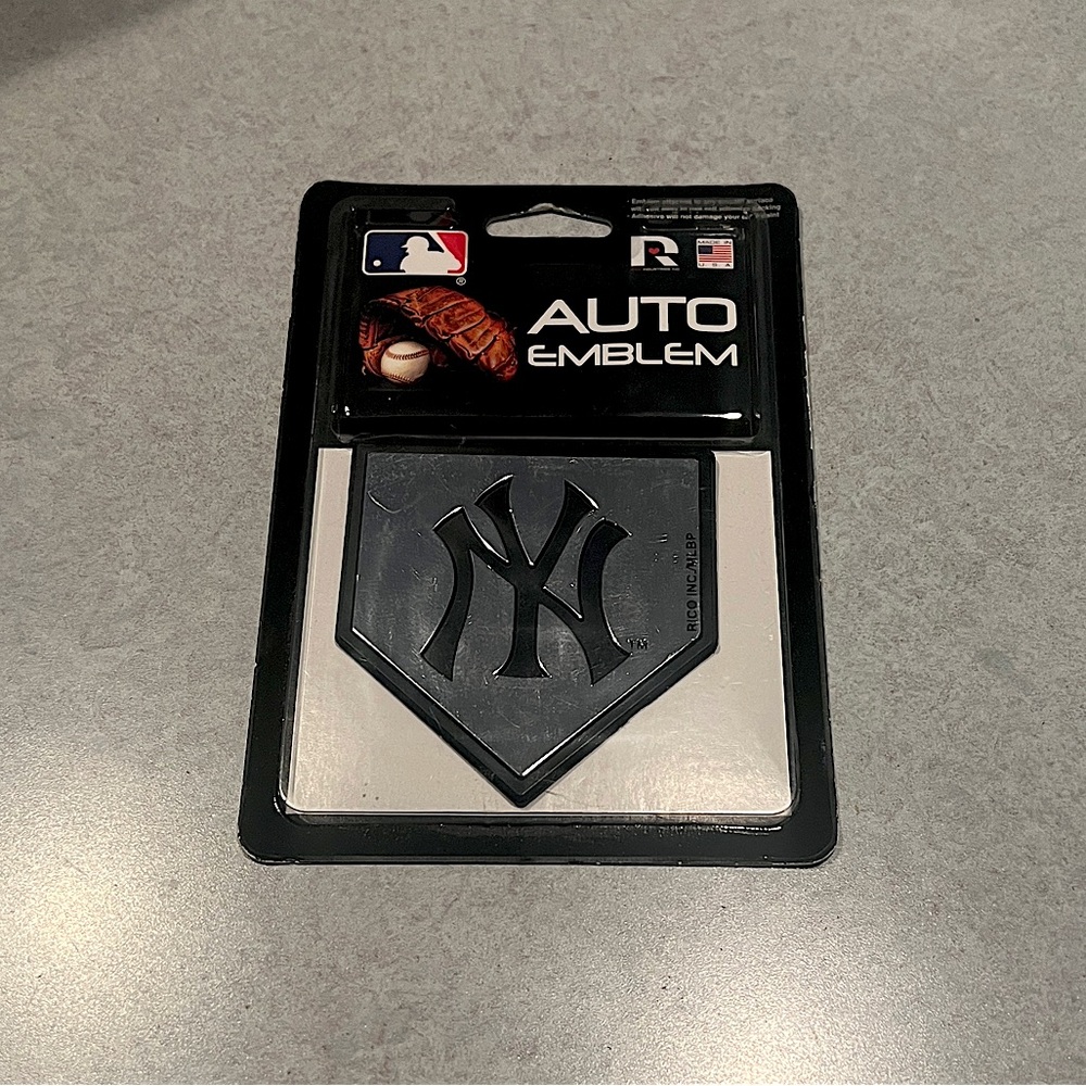 New York Yankees (NYY) Premium Auto Emblem